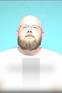 Dustin R Truxhall